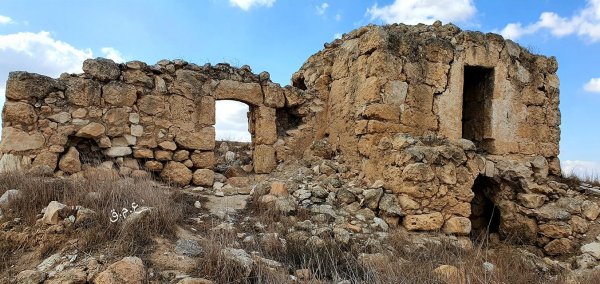 أم الشقف/ دورا- الخليل، بعدسة عبد الجبار قاضي