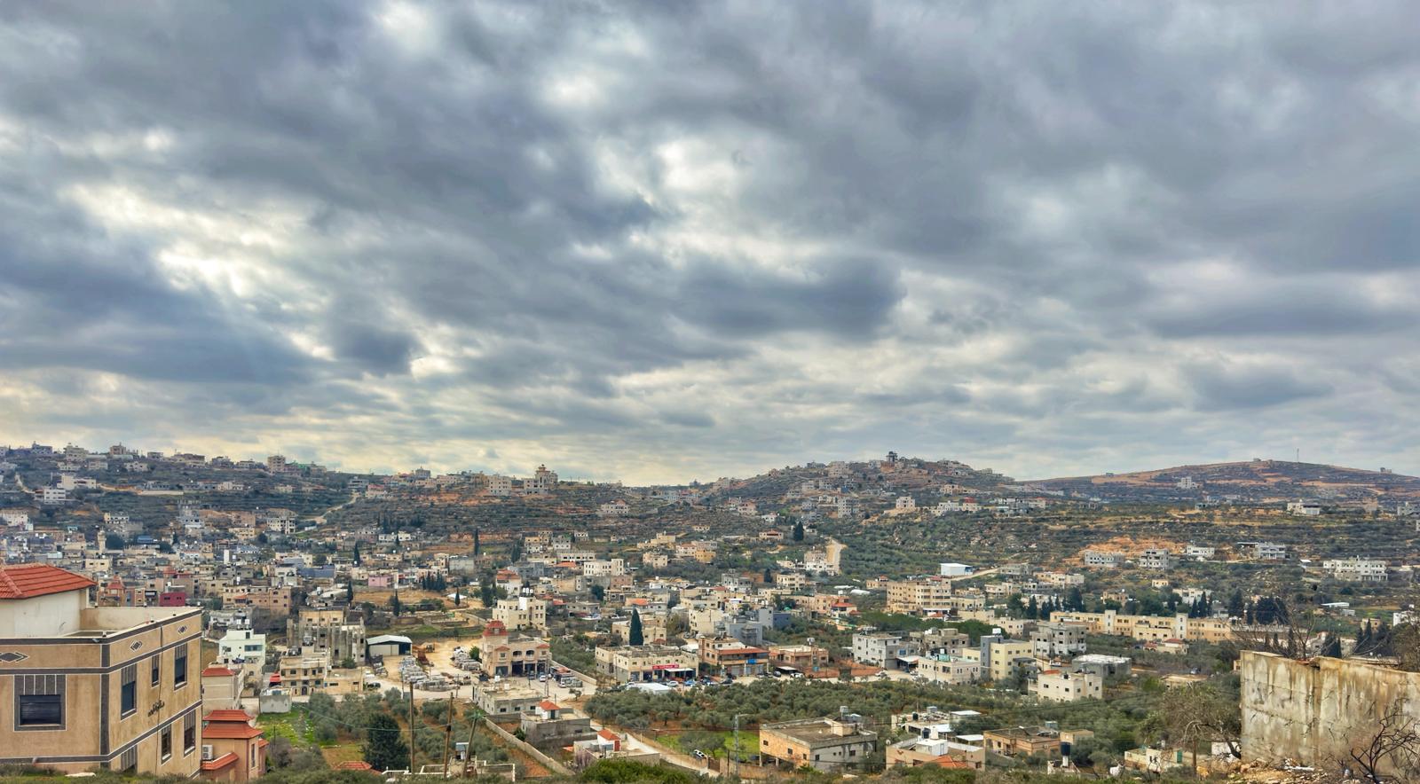 قرية  قصرة، بعدسة محمد نزال