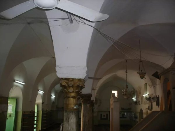 مسجد القرية من الداخل/قرية حجه