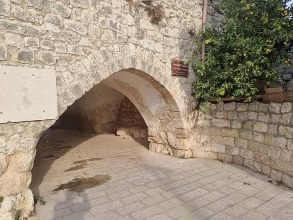 البلدة القديمة في قرية دير استيا في محافظة سلفيت، نقلاً عن صفحة أبناء البلد