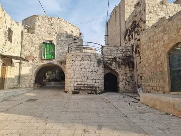 البلدة القديمة في قرية دير استيا في محافظة سلفيت، نقلاً عن صفحة أبناء البلد