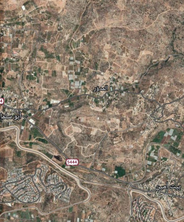 موقع قرية المدور كما يظهر في الأقمار الصناعية