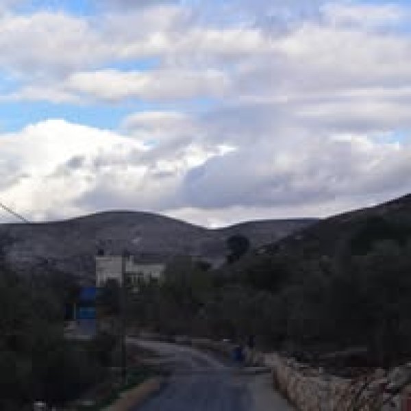 قرية نصف جبيل: نابلس