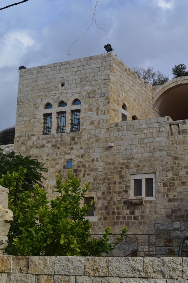 قرية نصف جبيل: نابلس