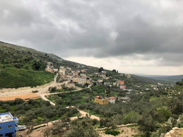 قرية نصف جبيل: نابلس