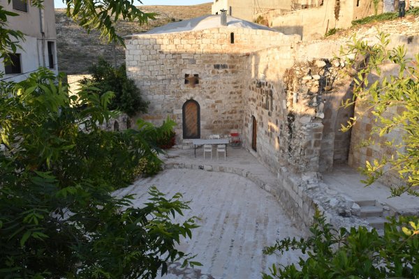 قرية نصف جبيل: نابلس