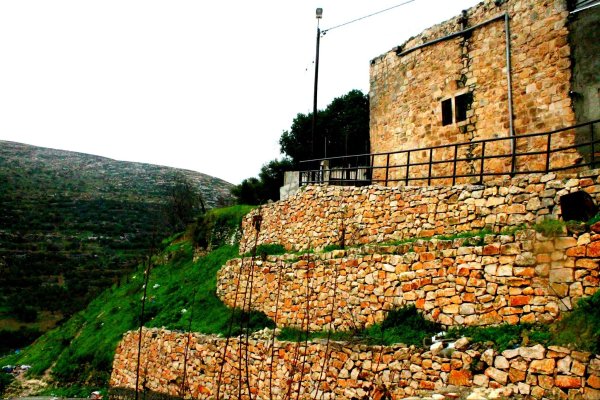 قرية نصف جبيل: نابلس