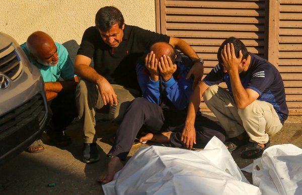 صور من موقع المجزرة