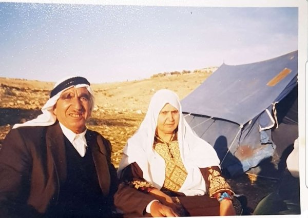 المرحوم عبدالمجيد الشطرات ابو ذياب وزوجته ام ذياب من دير نخاس الخليل / مخيم البقعة