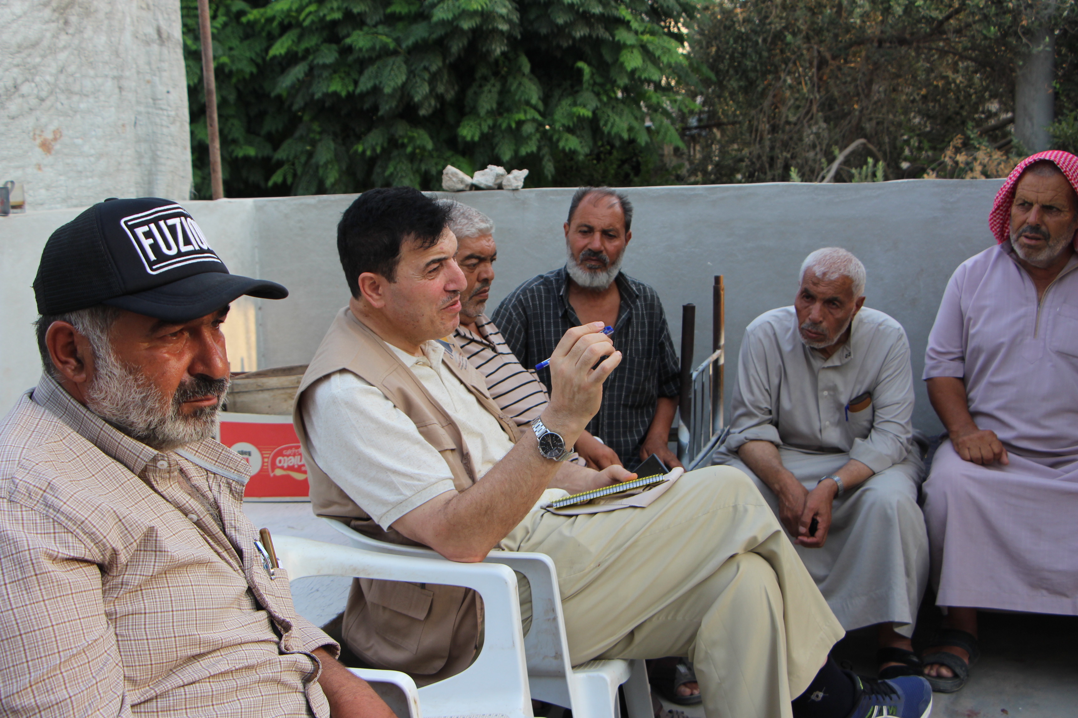 صور من لقاء أبناء تَجَّمع جِلِّيْن فريقي موسوعة القرى والمخيمات الفلسطينية مع بناء تَجَّمع جِلِّيْن في محافظة درعا السورية، بعدسة: لين محمد