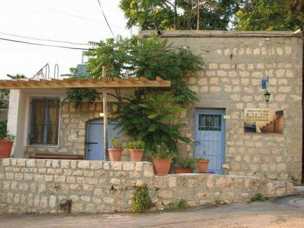 مباني فلسطينية قديمة في قرية الجاعونة / صفد