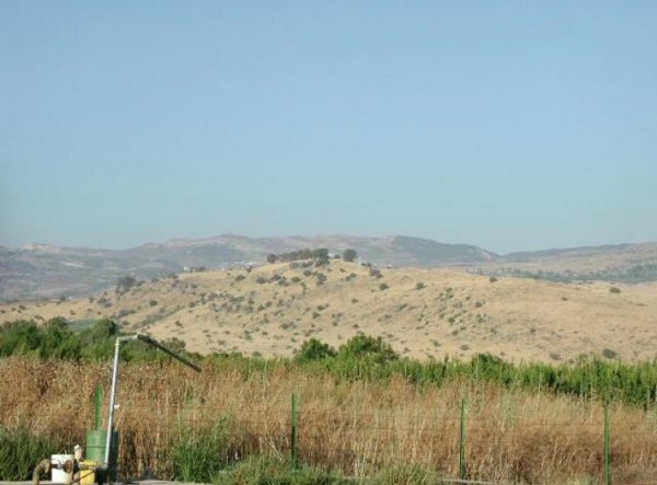 موقِع القرية وأراضيها