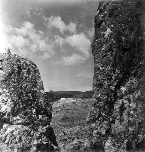 صورة قديم يظهر فيها مقام النبي شعيب 1940