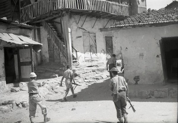 العصابات الصهيونية قتحم صرفند العمار العصابات الصهيونية قتحم صرفند العمار