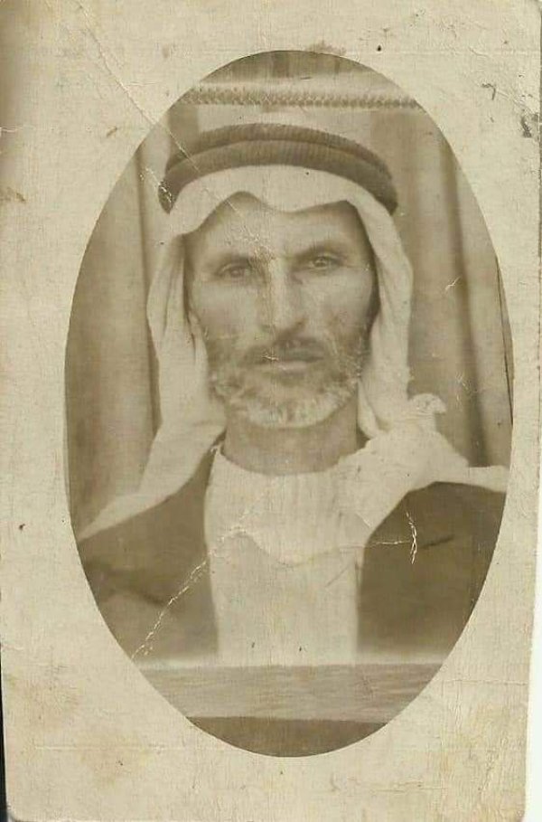 صورة نادرة للشهيد محمد صالح علي مطر (والد شاعر الثورة أبو عرب) استشهد في معركة الشجرة يوم 6 أيار 1948، نقلاً عن صفحة الأستاذ فادي سلايمة صورة نادرة للشهيد محمد صالح علي مطر (والد شاعر الثورة أبو عرب) استشهد في معركة الشجرة يوم 6 أيار 1948، نقلاً عن صفحة الأستاذ فادي سلايمة