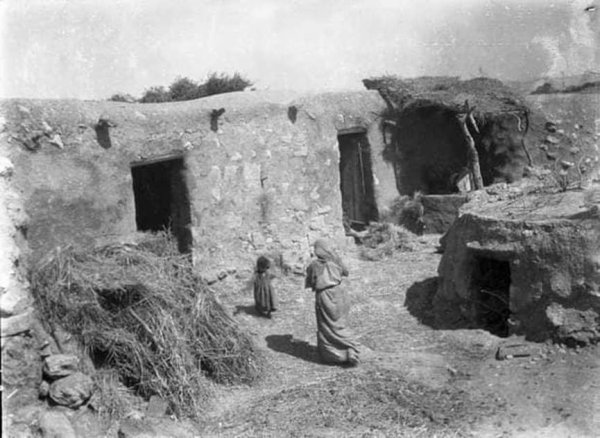 منزل في قرية تل الترمس، الصورة تعود لعام 1926