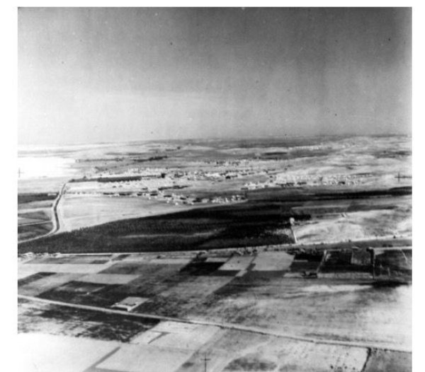 صورة جوية نادرة لقرية دير سنيد وأراضيها سنة 1942