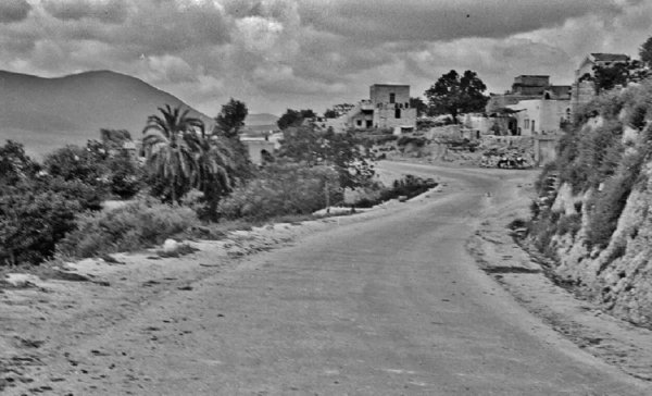 صورة نادرة لقرية عين الزيتون تعود لعام 1940 صورة نادرة لقرية عين الزيتون تعود لعام 1940