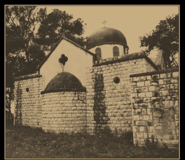 كنيسة القرية كنيسة القرية