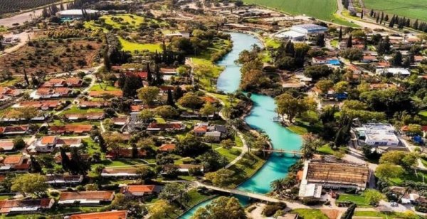 قرية الساخنة