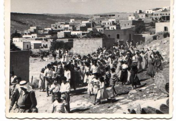 اهالي القرية في احد المناسبات اهالي القرية في احد المناسبات