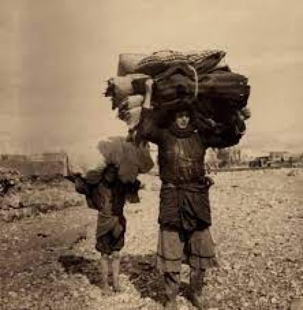 أحد سكان القرية قبل النكبة أحد سكان القرية قبل النكبة