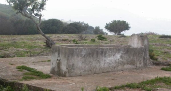 بقايا مقبرة الفراضية، نقلاً عن موقع فلسطين في الذاكرة