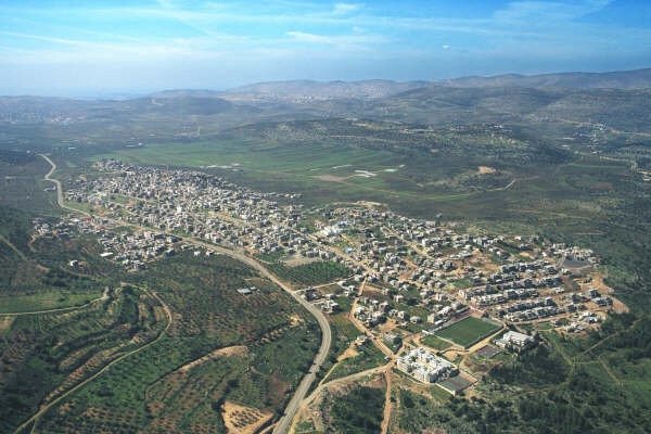 قرية دير حنا