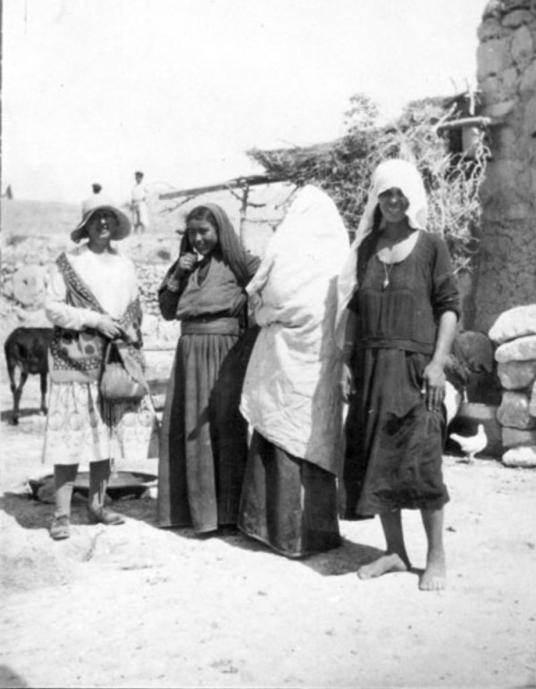 سكان القرية