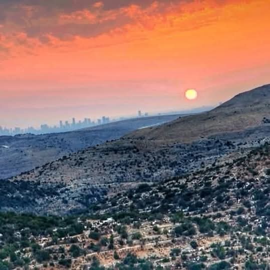 الغروب من جبال قرية دير غسانة في محافظة رام الله والبيرة 💚  تصوير Abo Geith