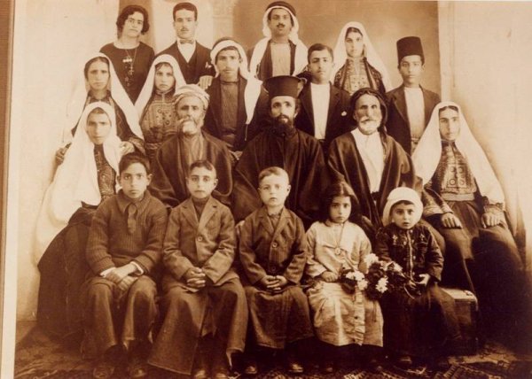 عائلة من القرية