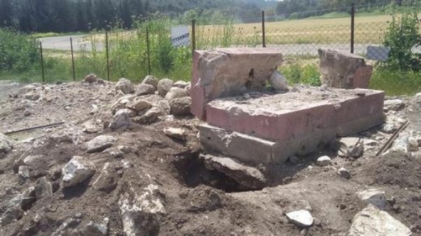 قرية اللجون