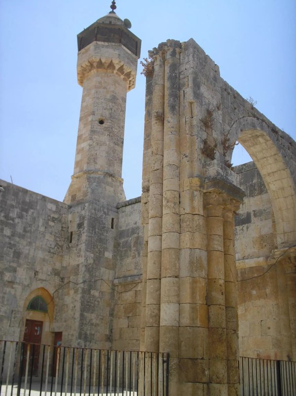 مسجد القرية