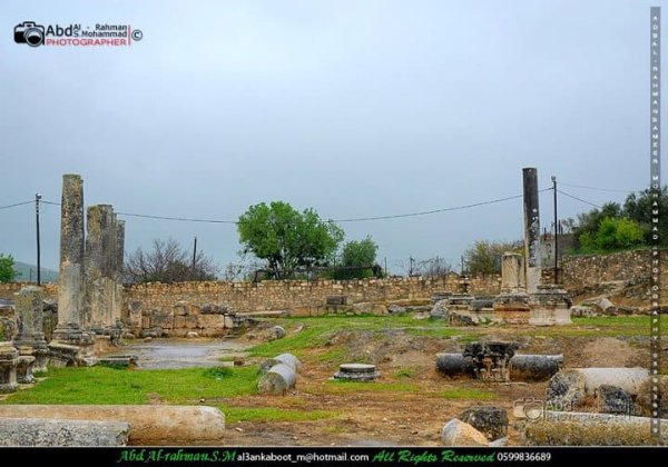 آثار في القرية