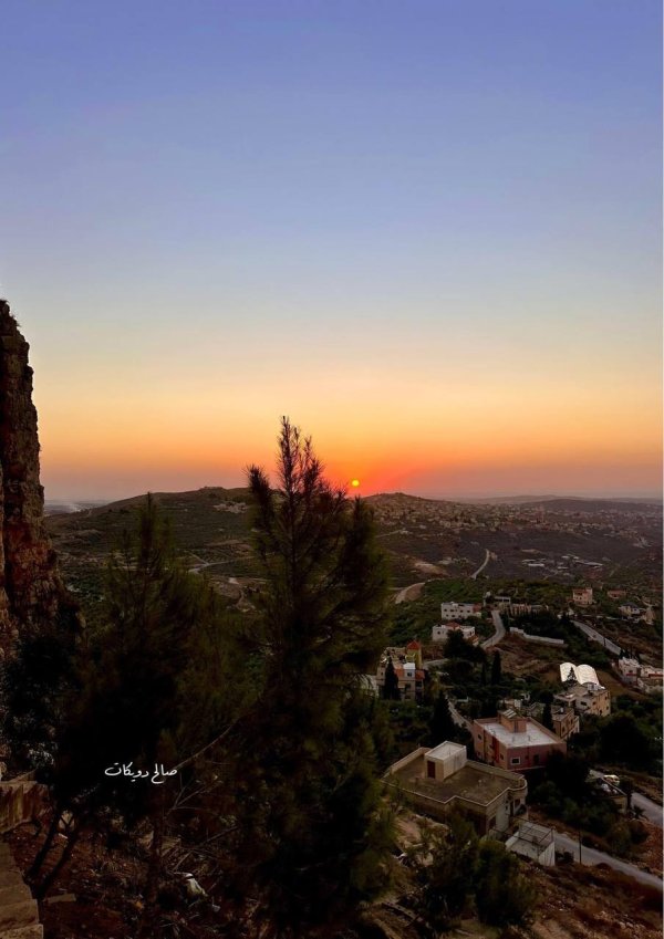 غروب الشمس من قرية عراق بورين، بعدسة: أ. صالح دويكات