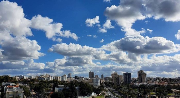 عُيون قَارَة
